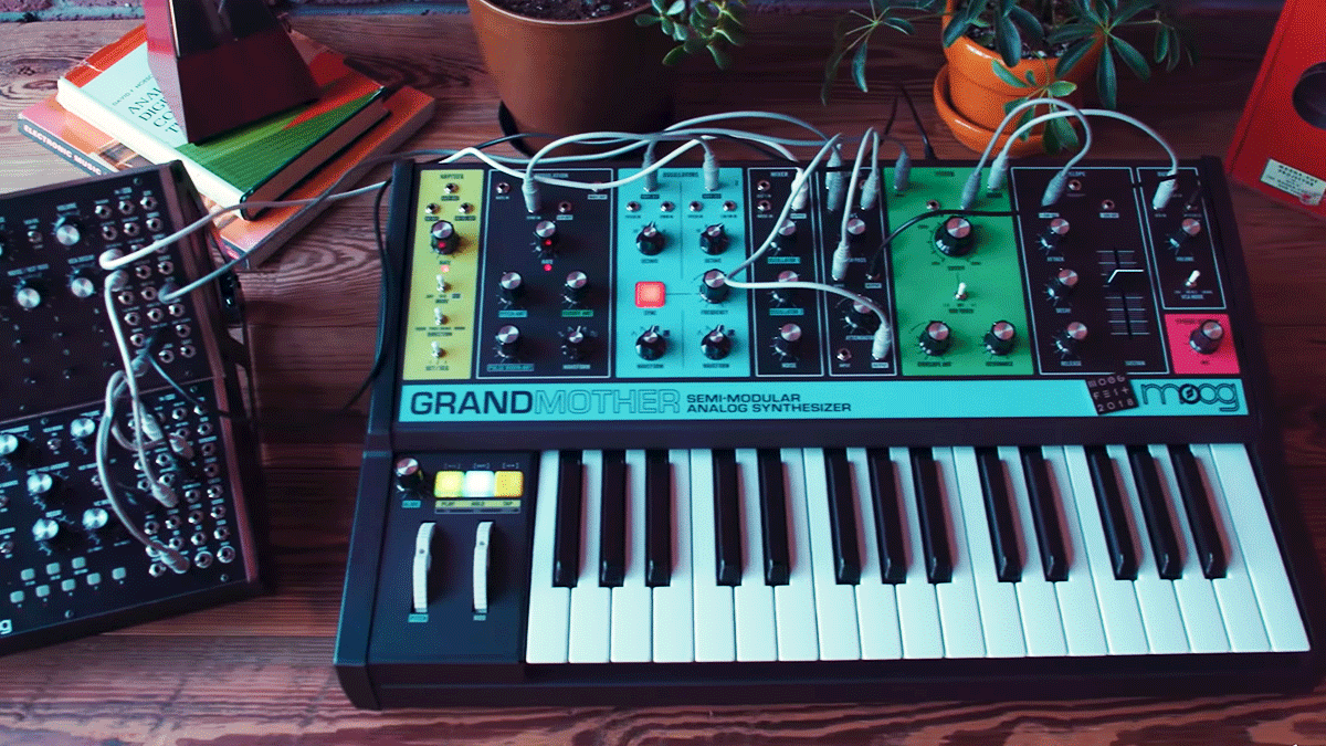 新品未開封!MOOG Mavis セミモジュラーシンセサイザー www.sanagustin